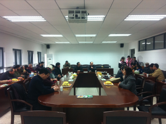 置地娱乐场
退休老领导、老教师参观食品科学与工程楼