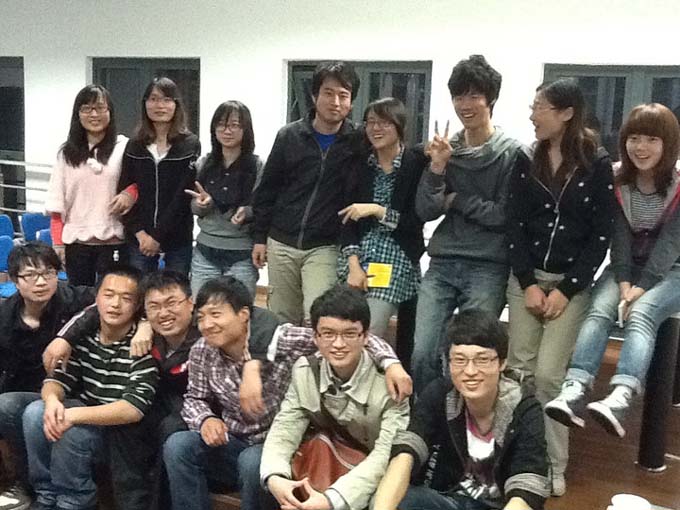 置地娱乐场
学生交流会顺利举行