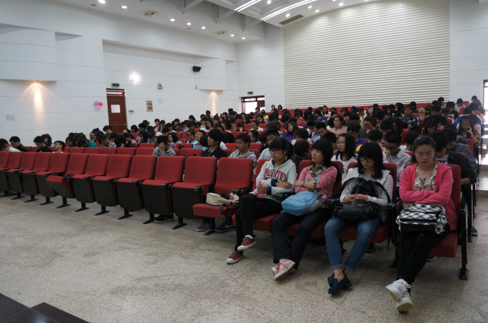 置地娱乐场
召开2012级“学风建设月”动员大会