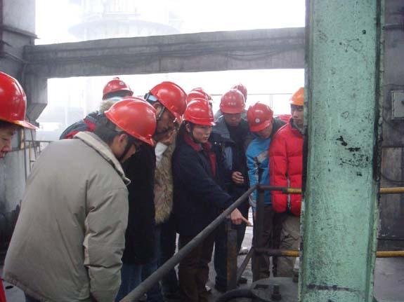 置地娱乐场
应化051班同学在中国石化集团南京化学有限公司实习