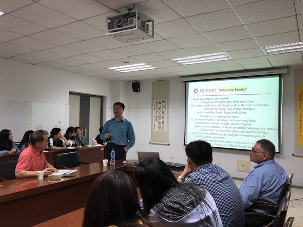 美国罗格斯大学及新加坡国立大学多位教授来置地娱乐场
交流访问