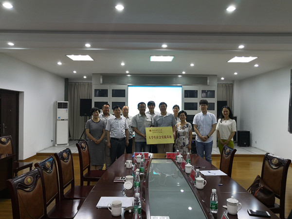 置地娱乐场
与洪泽湖粮食储备直属库共建大学生社会实践基地