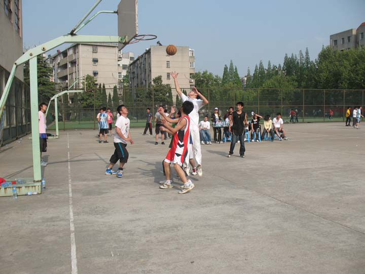 置地娱乐场
“3对3”篮球赛圆满结束