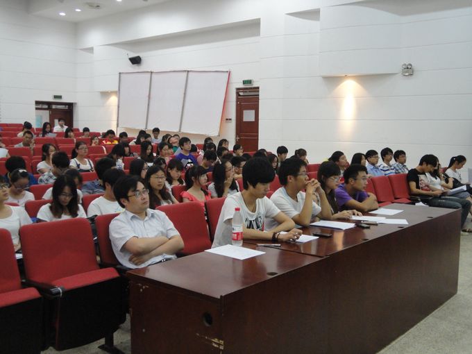 置地娱乐场
第十届团总支、学生会换届选举大会顺利召开