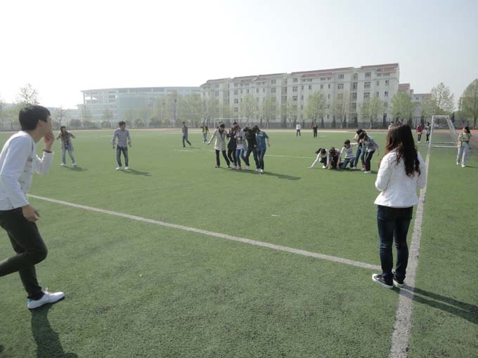 置地娱乐场
趣味体育节圆满结束